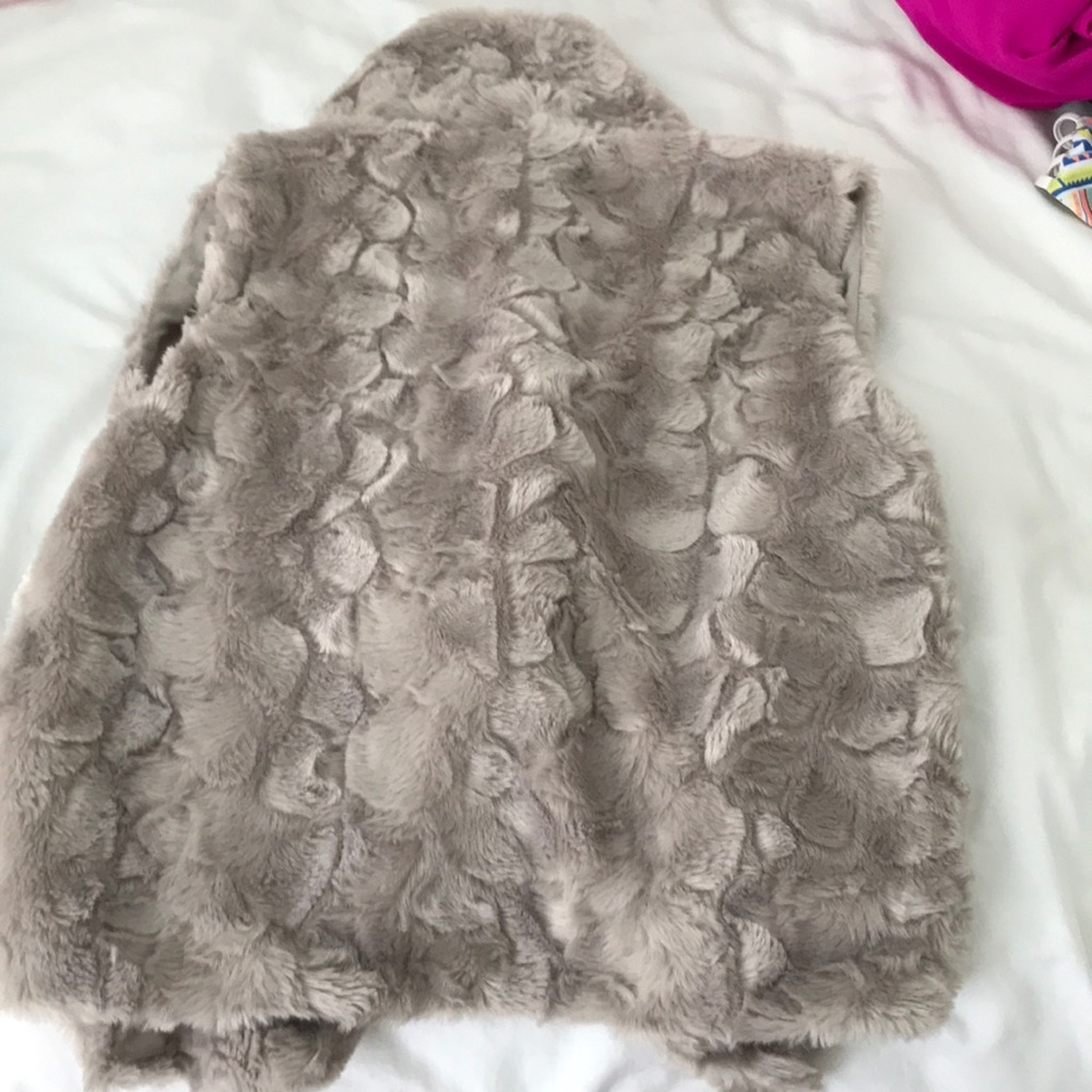Fur vest - Picture 2 of 2